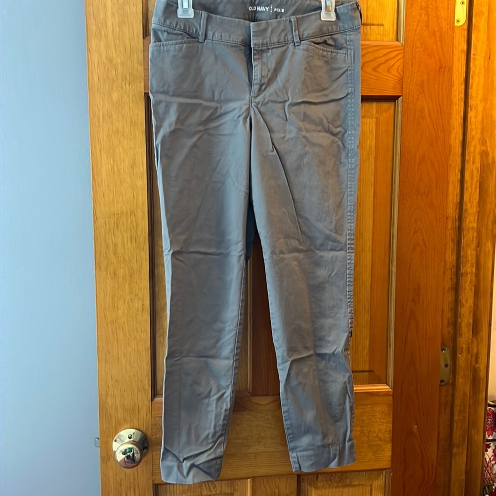 Old Navy size 4 pixie pants